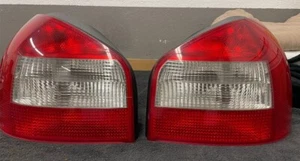 Pilotos traseros Audi A3 (8L) 8L0945096B - 8L0945095B - Imagen 1 de 3