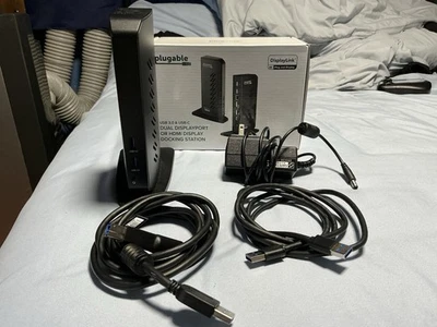 Plugable Dual DisplayPort & HDMI Docking Station (UD-6950Z) + USB 2.0 Switch - Image 1 of 4