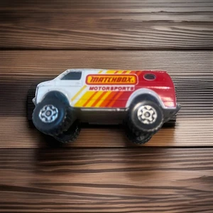 MATCHBOX  1981 CHEVY VAN 4X4 WHITE MOTORSPORTS LIFTED Macau DIECAST - Picture 1 of 5