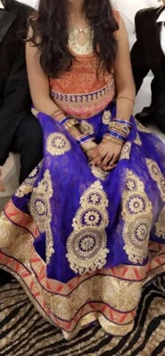 Indio/pakistaní Lehnga choli estilo Bollywood para niña Foto 1 de 4