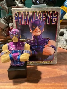Bowen Designs Hawkeye Mini Bust Marvel Ststue - Picture 1 of 4