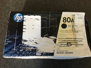 HP 80A Tonerkassette Schwarz | Funktioniert mit HP LaserJet Pro CF280A. BESCHÄDIGTE BOX - Bild 1 von 5