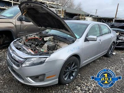 Ford Fusion Hybird 2.5L FWD Silver Metallic UI Fuel Tank Door 2010 2011 2012 AR1 Foto 1 de 4