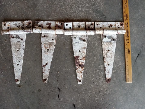4 VINTAGE / ANTIQUE  T-STRAP BARN DOOR HINGES - STEAMPUNK - FARM Cover