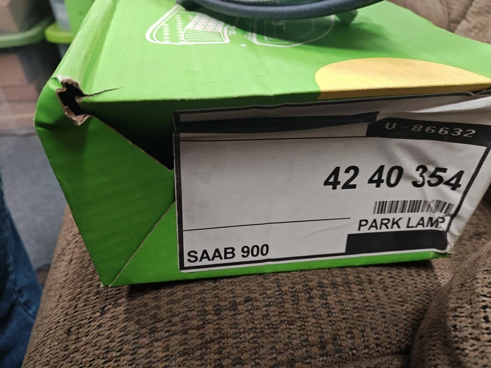 NUEVO OEM Valeo Saab NG 900 Conjunto de luz de señal de giro izquierda 4240354 1994 a 1998 Foto 1 de 3