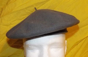🌺  WOMEN'S GRAY WOOL FRENCH BERET CAP HAT SIZE S/M - Picture 1 of 2