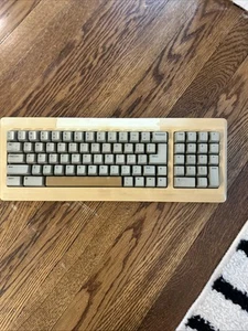 Vintage Original Apple Computer Macintosh Plus Keyboard M0110A - Works No Cable - Picture 1 of 9