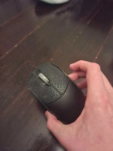 Lamzu Atlantis Mini Wireless Gaming Mouse – Broken Left Click – Great for Repair - Picture 1 of 3