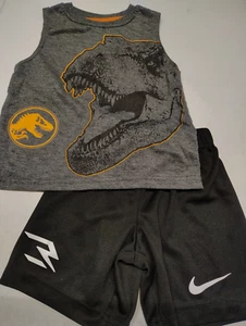 NIKE & JURRASIC WORLD BOYS SZ 4 DINOSAUR TOP AND BLACK SHORTS PLS READ - Picture 1 of 4