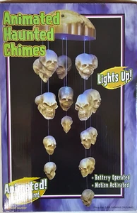 2003 GEMMY ANIMATED HAUNTED CHIMES Lighted MOTION ACTIVATED SKULLS HALLOWEEN - Picture 1 of 9