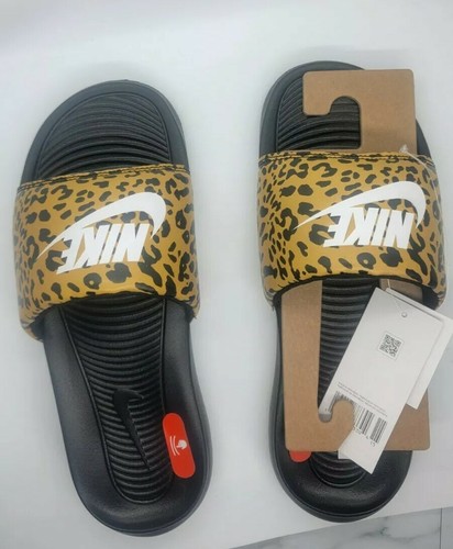Sandali sandali Nike donna Victori One stampa CN9676 700 taglia 8 leopardati