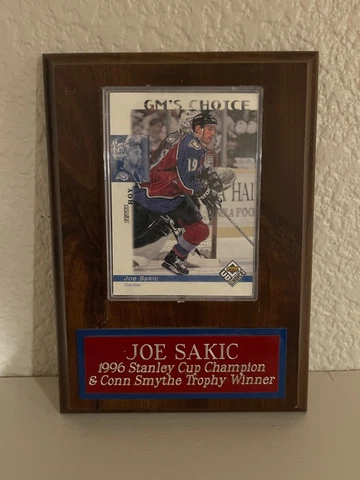 Joe Sakic Upper Deck card enclosed in plaque Cover