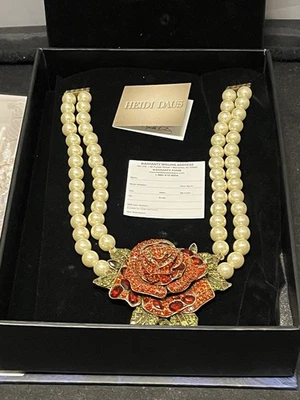 🎄RARO Collar de Perlas Heidi Daus Rosa Roja La Bella y Bestia Encantadas Nuevo en Caja ¡Impresionante! Foto 1 de 4