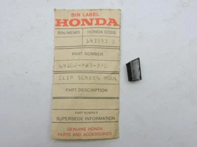 Clip de moldura de pantalla Honda 64102-MA3-720 NOS Nighthawk 700S Interceptor K451n Foto 1 de 4
