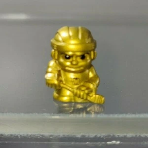 RARE 1" TALL METALLIC GOLD NHL SERIES 1 TEENYMATES HOCKEY FIGURE 1 IN 256 PACKS - Picture 1 of 2