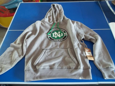 NEW MENS L UND North Dakota Fighting Sioux Hockey Hoodie sweatshirt 47 NWT Cover