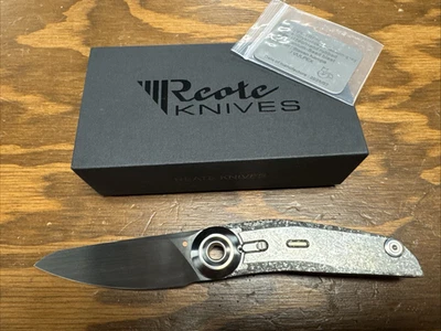 Hoja Reate Vulpex VK TRON titanio cristalizado frotado a mano M390 nueva en caja Foto 1 de 4