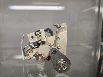 Globe Motors Roll Trim Motor Assy. PN 317A411 or 11796-007 Foto 1 de 4