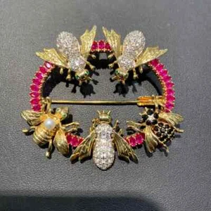 3Ct Pear Cut Lab Created Pink Ruby Honey Bee Brooch Pin 14K Yellow Gold Plated - Picture 1 of 7