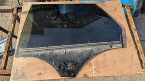 FORD MONDEO MK4 2014 REAR LEFT PASSENGER TINTED WINDOW GLASS 7S71-N25713-E - Picture 1 of 2
