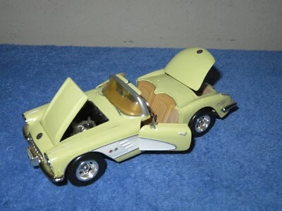 Chevrolet Corvette 1959 Chevrolet Corvette 1:24 American Graffiti apertura puertas capó maletero Foto 1 de 4