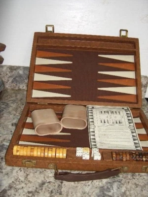 Vintage  Cardinal Marbled  Bakelite brown yellow swirl  Backgammon Set NEAT - Image 1 of 4