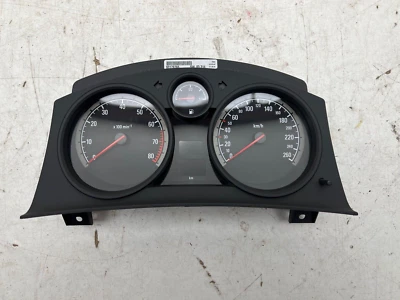 Strumentazione contachilometri Opel Astra H benzina 260 KMH 8000 RPM 93179765 STG644P - Immagine 1 di 3