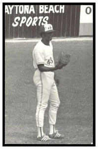 Rudy May (1979) Montreal Expos Vintage Baseball Postcard BL1 - Picture 1 of 2