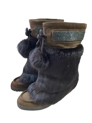 Botas de invierno Coach Maryann talla 8B marrón gamuza/cuentas/piel de conejo Foto 1 de 4