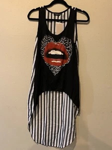 NWT Love J High / Low Shirt Medium - Picture 1 of 5