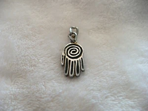 NE- VINTAGE HAND CHARM #22147 - Bild 1 von 9