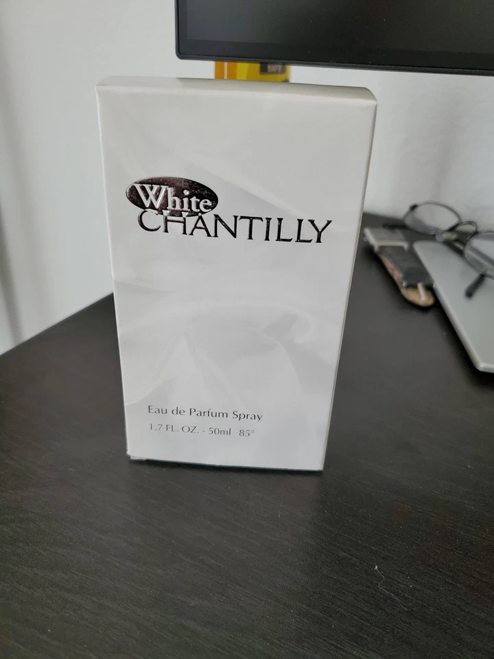 Dana 白色香氛 1.7 盎司 Eua De 香水喷雾复古罕见 — 第 1/4 张图片