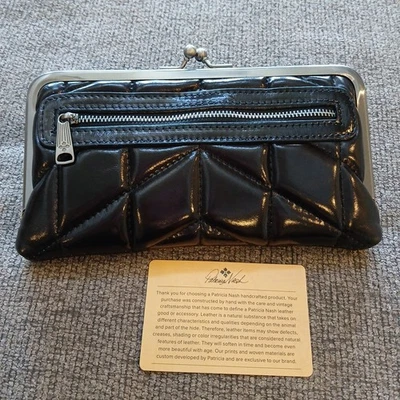 Cartera sin asas Patricia Nash Everly acolchada de cuero Kisslock negra suave nueva con etiquetas $119 Foto 1 de 4