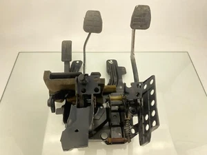 Manual Pedal Box Cluster Assembly 90-97 VW Passat B3 B4 02A Swap Clutch Manual - Picture 1 of 11
