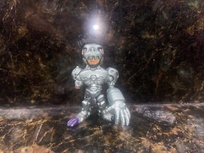 1998 Digimon Digital Monsters 2" Andromon Mini Figure Bandai Damaged - Image 1 of 4