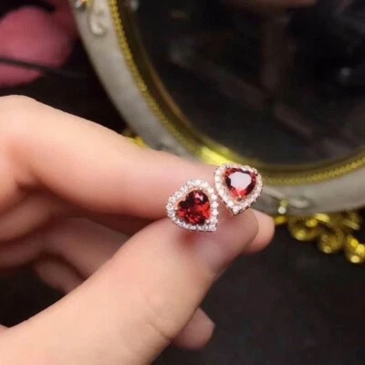 Pendientes/Grejos Creados con Rubí y Diamante en Forma de Corazón (Oro Rosa Plata GF) Foto 1 de 3