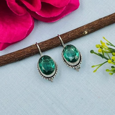 Pendientes colgantes de plata de ley 925 con piedras preciosas de turmalina verde Foto 1 de 3