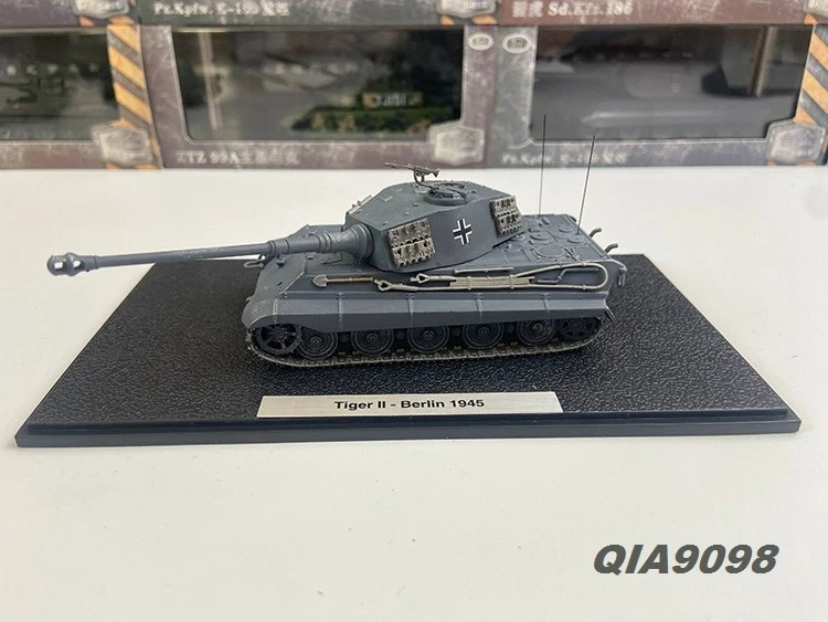 New 1:72 Scale WWII German Tiger II tank - Berlin 1945 Gray Metal Plastic Model - Image 1 of 4