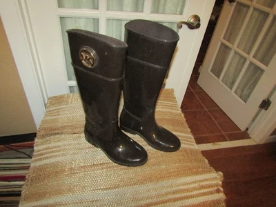 Botas de lluvia Michael Kors altas marrón con logotipo MK para mujer talla 7 Foto 1 de 4
