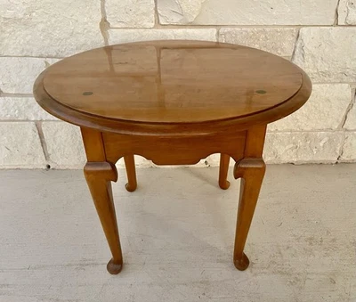 "Mesa auxiliar redonda Queen Anne de madera maciza de arce Ethan Allen Heirloom de colección/28""D-23""H" Foto 1 de 4