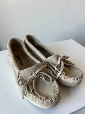Mocasines vintage de gamuza marfil Minnetonka con suela dura - para mujer talla 5 Foto 1 de 4
