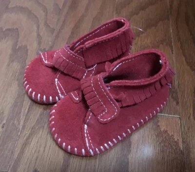 Minnetonka Infant Size 1 Red Fringe Leather Suede Moccasins Shoes EUC - Image 1 of 4