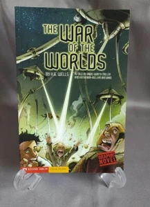 H.G Wells The War of the Worlds: Graphic Revolve - Buy 2 Get 1 Free - Picture 1 of 3