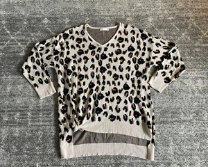 Amaryllis Damen Pullover Leopardenmuster hellbraun V-Ausschnitt vorne zum Binden EUC O4 - Bild 1 von 7