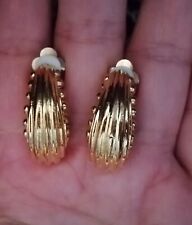 Vintage Curvy Shell Ornate Chunky High End Earrings Gold Tone Clip On