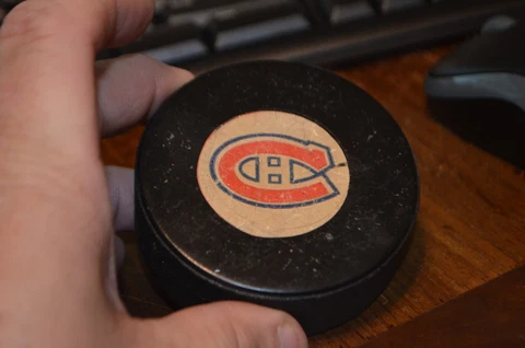 MONTREAL CANADIENS  VINTAGE NHL VICEROY OFFICIAL GAME PUCK-MADE in CANADA (b) Cover