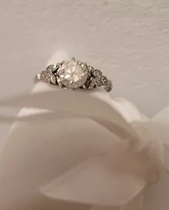 1 ct Solitaire Diamond Platinum ring - Picture 1 of 10