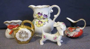 VINTAGE-3 BROCCHE IN MINIATURA INCL ROSSETTI OCCUPATO GIAPPONE-1 MINI CANE-UN MINI VASO - Foto 1 di 2