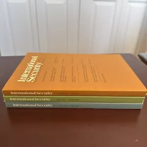 Int’l Security Vol 17 - 1992-93 - Peacekeeping, Post USSR - 3 Issues - Foto 1 di 10