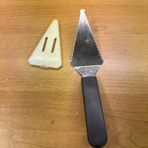 Pampered Chef Slice N Serve Serrated Pie Cake Cutter Server Kitchen Tool w/Cover - Picture 1 of 5
